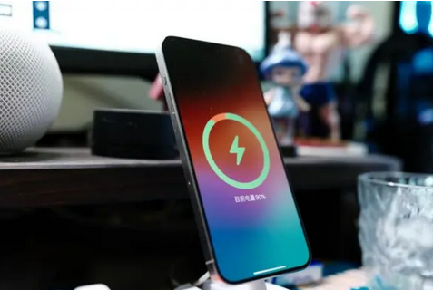 黄石苹果15换屏服务分享用什么充电器给iPhone15充电更好 